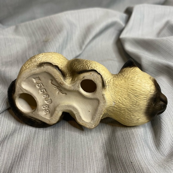 Vintage 1983 blue eyed cat figurine. - Picture 7 of 10